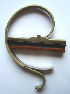 Spiral Frame Capo - open.